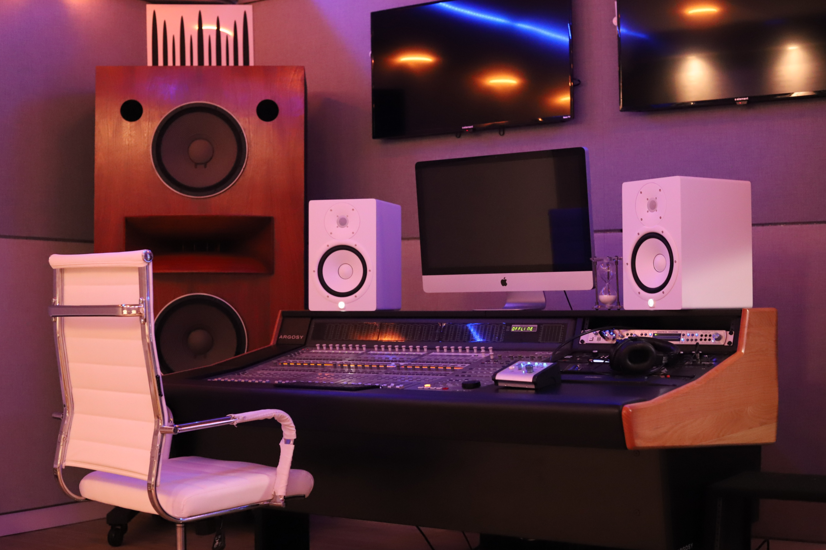 WHERE HITS ARE MADE.